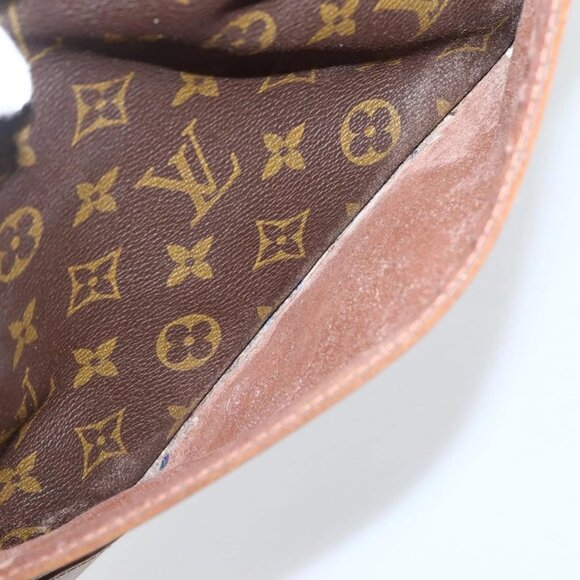 LOUIS VUITTON Monogram Compiegne 28 Clutch Bag - Picture 13 of 15